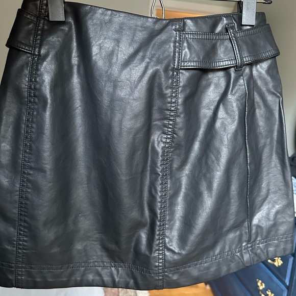 NWT Free People Feelin Free Vegan Leather Belted Mini Skirt - Picture 12 of 13